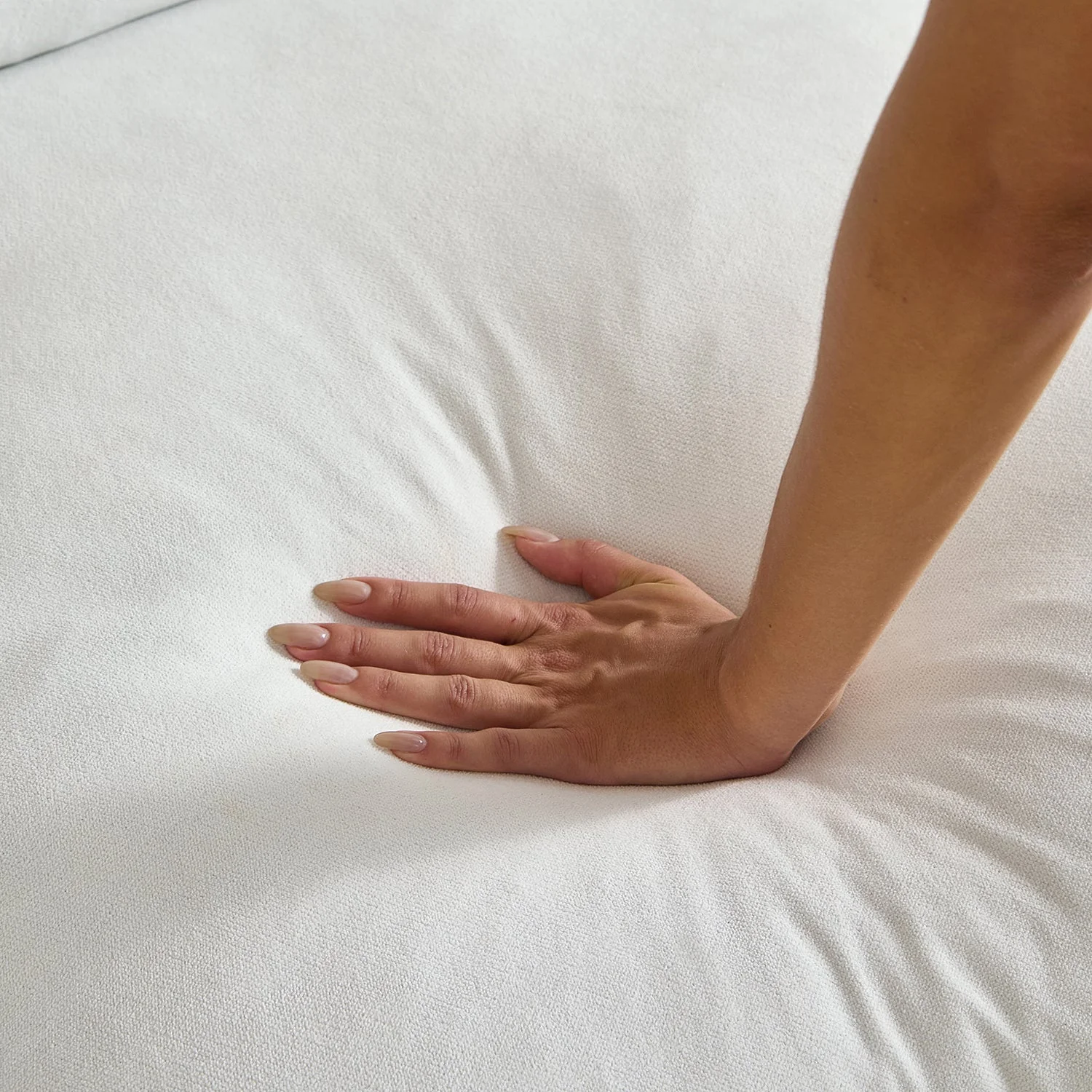 Feathers U-Sectional - Image 90